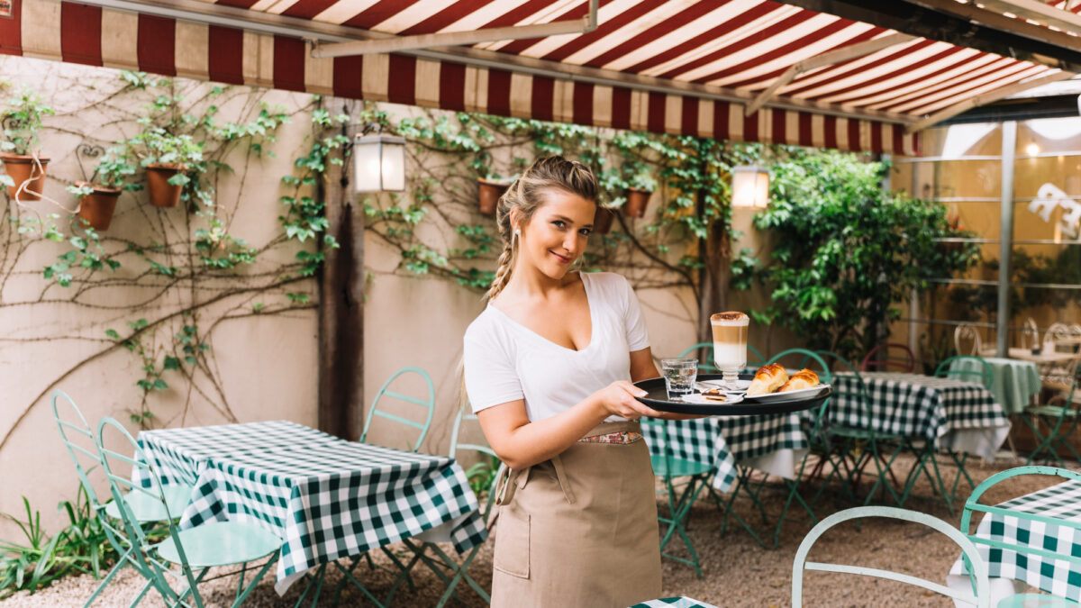 Hidden Gem Restaurants Locals Love (But Tourists Miss)