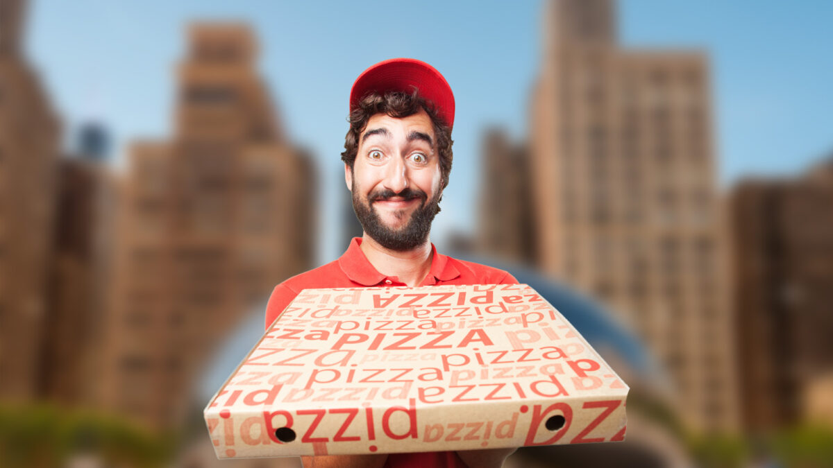 Chicago Deep Dish: Best Places to Eat + Tips on Ordering Right